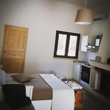 Tenuta Guarascio לינה וארוחת בוקר 3*